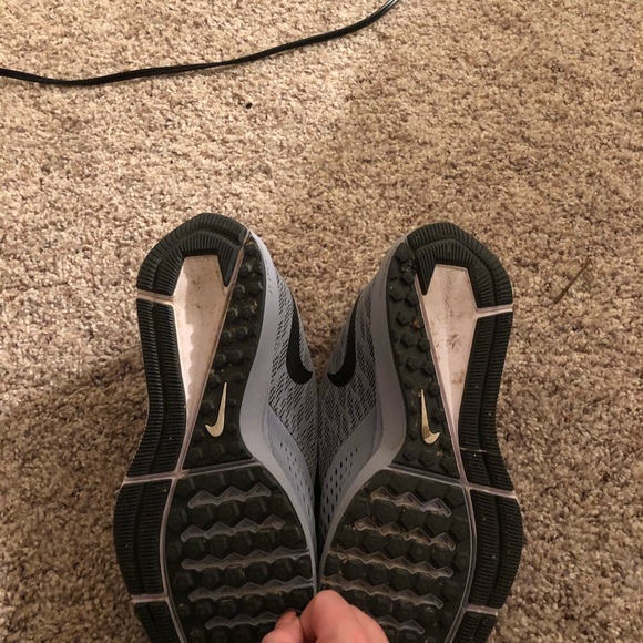 Nike shoes - Picture 3 of 5